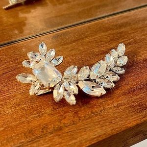 Bridal floral hair clip accessory with crystals. Brand new.